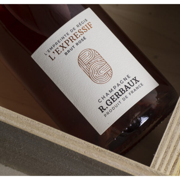 Kasse med 6 flasker L’Expressif Rosé Champagne fra R. Gerbaux – Delikat og fin balanceret rosé champagne med røde bær noter.